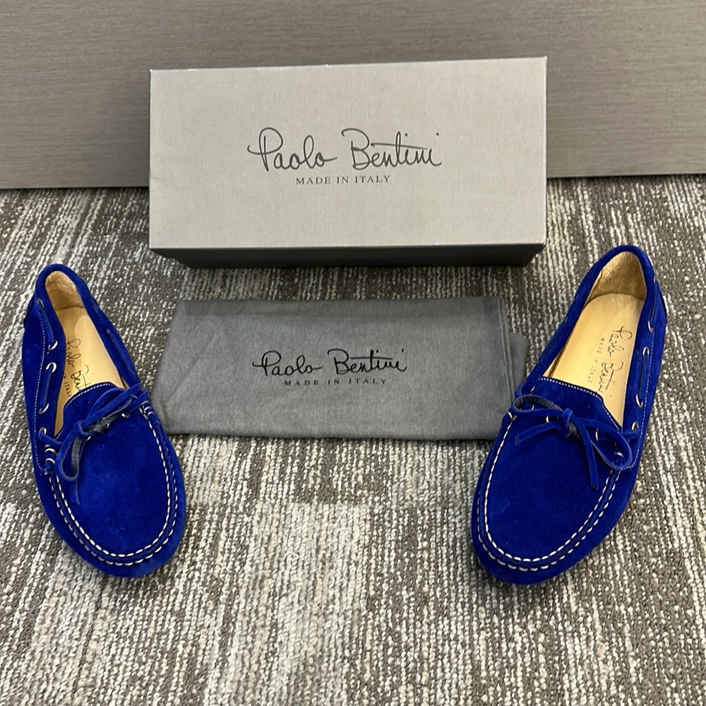 NEVER WORN - Women’s Size 9 Blue Suede Driving Moccasins